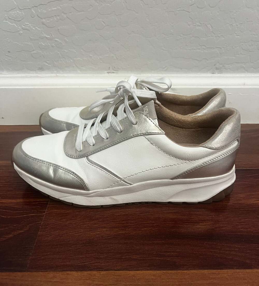 Naturalizer Women's Soul Lace Up Sneaker, Size 9M